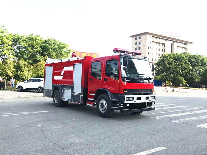 8噸五十鈴FVR泡沫消防車(chē)
