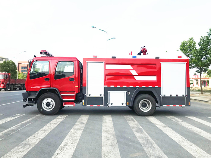8噸五十鈴FVR泡沫消防車(chē)