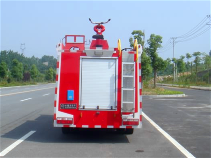 3.5噸東風大多利卡水罐消防車