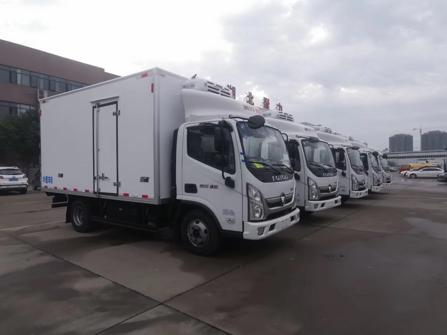 國(guó)六 福田奧鈴速運(yùn)BJ5048XLC-F3冷藏車18立方